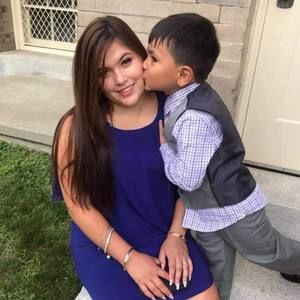 Meet your Posher, Adriana